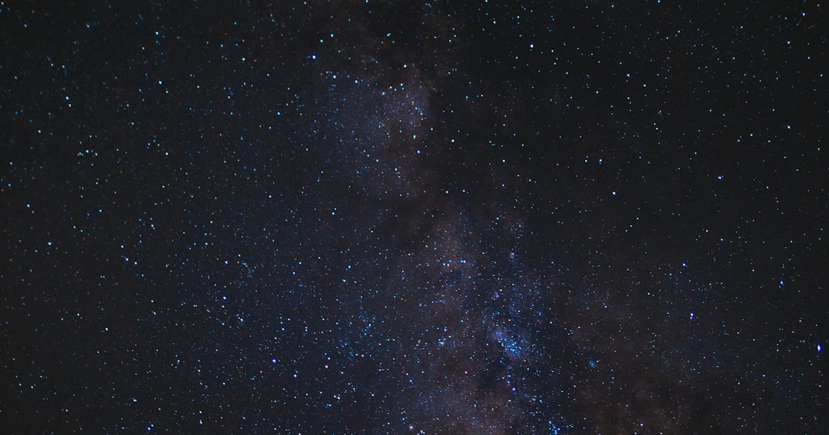 Saturno Retrógrado em 2026: Efeitos em Cada Signo e Como se Preparar